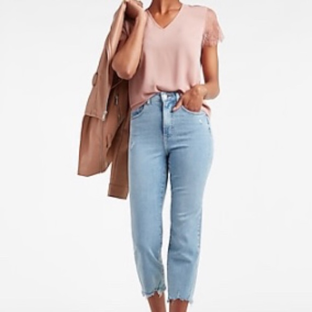 Express XL pink lace sleeve Vneck top